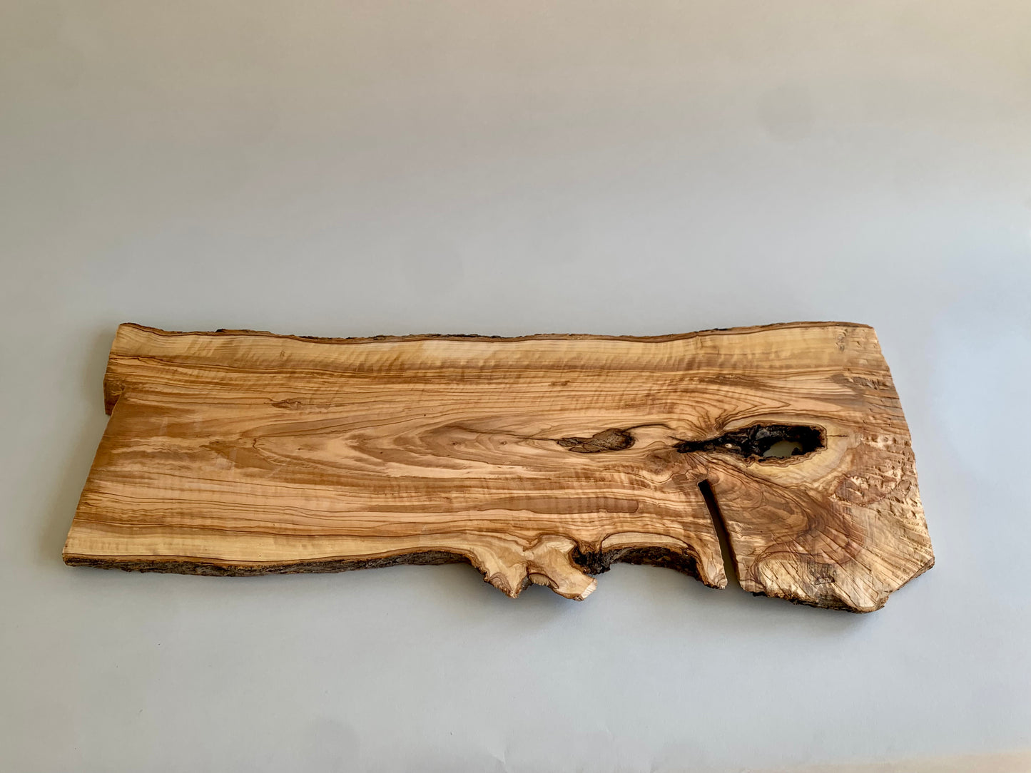 CUTTING BOARD